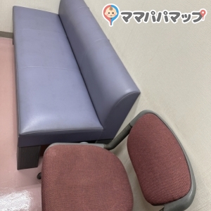 椅子とオムツ交換台、手洗い場がありました。