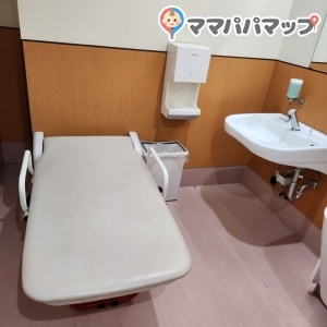 ケーズデンキ 夏見台(1F)のオムツ替え台情報 画像1