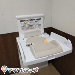 オムツ替えベッド