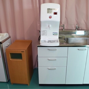 ナゴヤドーム 2F 8ゲート横の休憩室内(2F)の授乳室・オムツ替え台情報 画像2