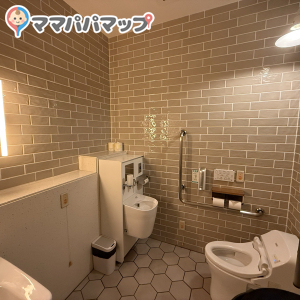 おむつ交換台のあるトイレ