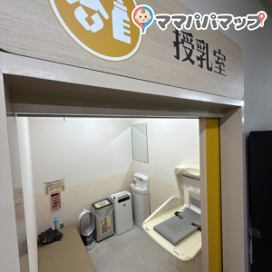 ジョーシン三宮1ばん館(5F)の授乳室・おむつ替え台の写真(1枚目)
