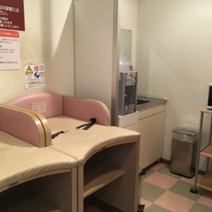 三井アウトレットパーク 横浜ベイサイド(1F)の授乳室・オムツ替え台情報 画像5