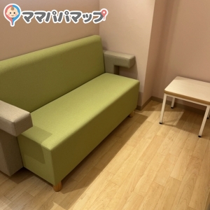 イオン板橋店(3階 赤ちゃん休憩室)の授乳室・おむつ替え台の写真(1枚目)