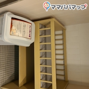 一階、二階、三階にベッドあり