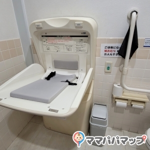 ケーズデンキ盛岡西店(1F)の授乳室・おむつ替え台の写真(2枚目)