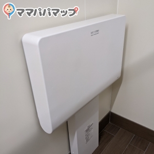 女子トイレ内