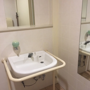 北千住マルイ（12階屋上庭園）のオムツ替え台情報 画像3