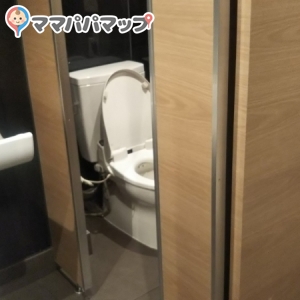 マクドナルド平手店(2F)のオムツ替え台情報 画像2