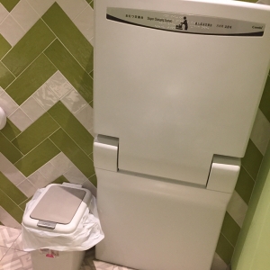 おむつゴミ箱あります