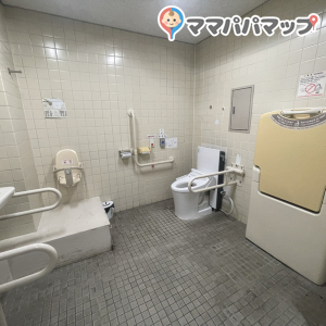 裾野市役所(1F)のオムツ替え台情報 画像1