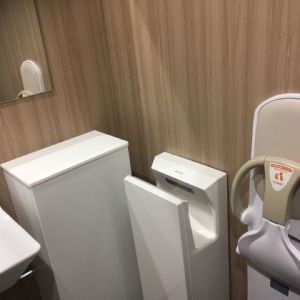 オーケー　下落合店(1F)のオムツ替え台情報 画像1