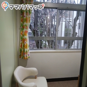 カーテン閉められます