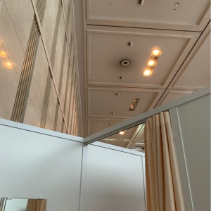 中から見上げるとこんな感じです