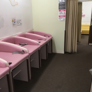 イオンモール名取(3F 赤ちゃん休憩室)の授乳室・オムツ替え台情報 画像17