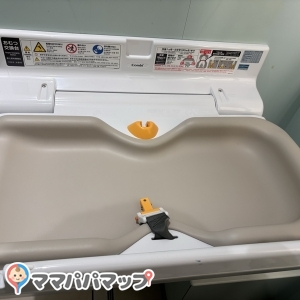 アミュエストB1F トイレ内(B1)のオムツ替え台情報 画像2