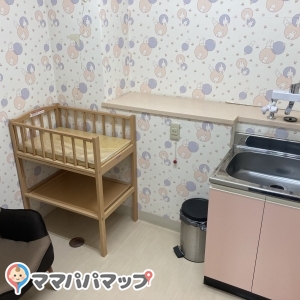 コーナン和泉中央店(１階)の授乳室・オムツ替え台情報 画像1