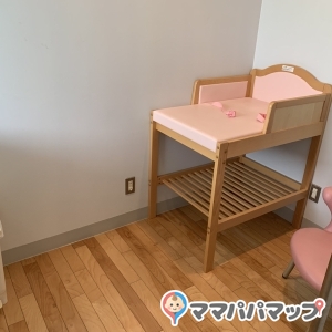 紫波町図書館(1F)の授乳室・オムツ替え台情報 画像2