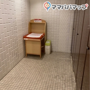 オークラランド ボーリング場のオムツ替え台情報 画像1