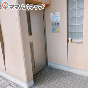 上荒田の杜公園のオムツ替え台情報 画像2