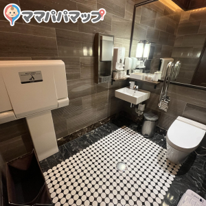 ベンジャミンステーキハウス六本木(B1)のオムツ替え台情報 画像2