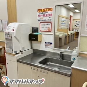 イオンモール水戸内原(3階 赤ちゃん休憩室)の授乳室・オムツ替え台情報 画像5