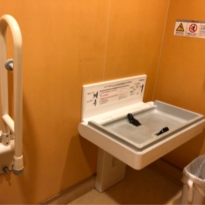 はま寿司 南風原津嘉山店(1F)のオムツ替え台情報 画像3