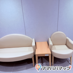 大井町トラックス(2F ベビー休憩室)の授乳室・おむつ替え台の写真(1枚目)