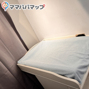オムツ変え台は結構な高さがあるのですが、清潔でした！