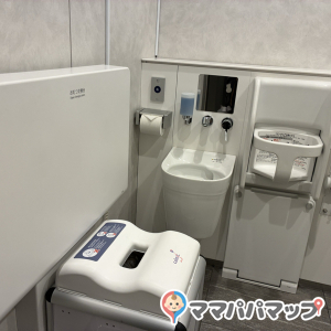 フォレストゲート代官山 MAIN棟(2階)のオムツ替え台情報 画像1