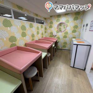 阪急高槻店(5階)の授乳室・おむつ替え台の写真(4枚目)