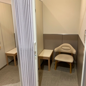 授乳室は個室でベビーカーも入るサイズでした<span class="emoji emoji263a"></span>︎