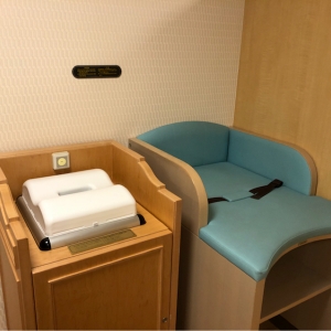 アンバサダーホテル(1F)の授乳室・オムツ替え台情報 画像5