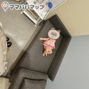 大きなソファベッドがあり、クッションもあったので授乳しやすかったです。