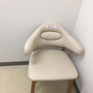 面談室の中に一つ授乳用の椅子が置いてあります。
