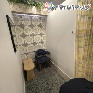 こちらは個室。ベビーカーも入れます。