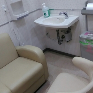 スーパーセンターオークワ生駒上町店の授乳室・オムツ替え台情報 画像1