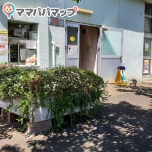 管理室の隣の誰でもトイレ