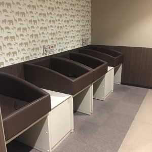 オムツ替えコーナー