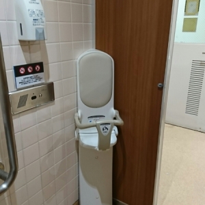 2つある個室両方にチェアがあります。