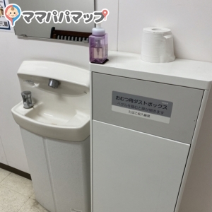 授乳室内