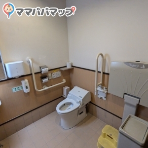びっくりドンキー 福岡空港店のオムツ替え台情報 画像1