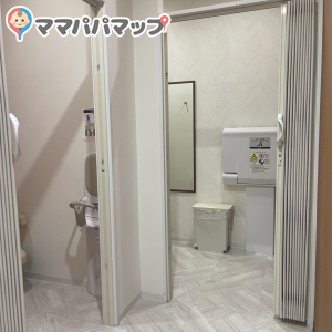鳥栖プレミアムアウトレット　ウェッジウッド横の授乳室・オムツ替え台情報 画像6