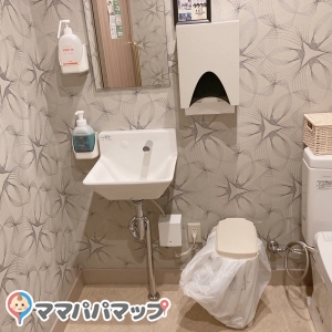 高倉町珈琲 宇都宮店のオムツ替え台情報 画像3