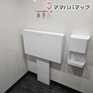 スシロー　鶴ヶ島店(1F)のオムツ替え台情報 画像3