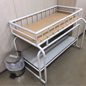 ビックカメラ　有楽町店(5-6階 階段踊り場)のオムツ替え台情報 画像2