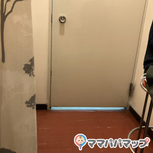 埼玉県立近代美術館(1F)の授乳室・おむつ替え台の写真(4枚目)