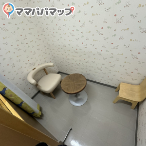 授乳室カーテン内