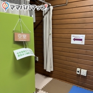 新宿中央公園　赤ちゃん休憩室の授乳室・おむつ替え台の写真(8枚目)