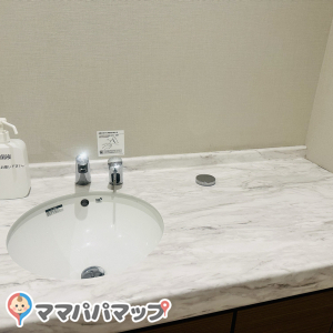 TSUTAYA BOOKSTORE 霧島(1F)の授乳室・オムツ替え台情報 画像3